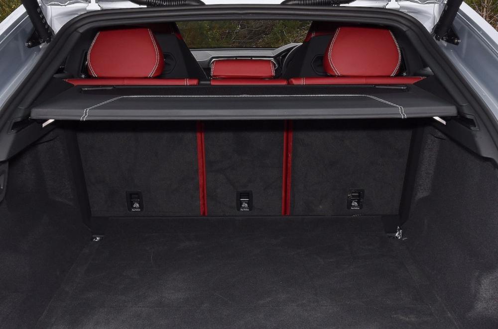 Lamborghini Urus boot