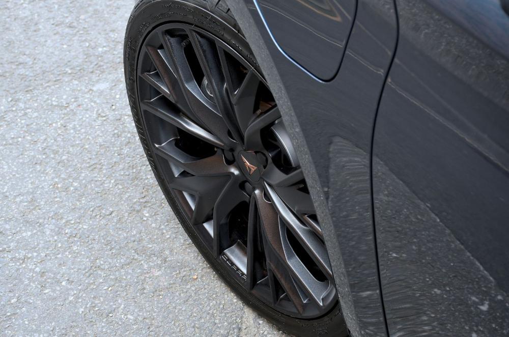 Cupra Leon exterior details