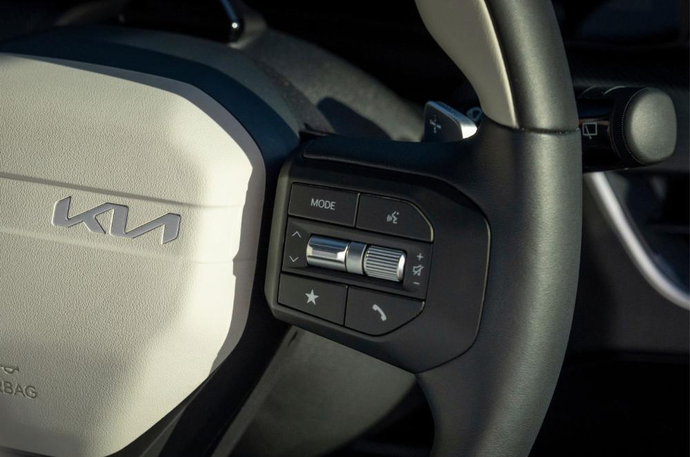 Kia K4 interior details