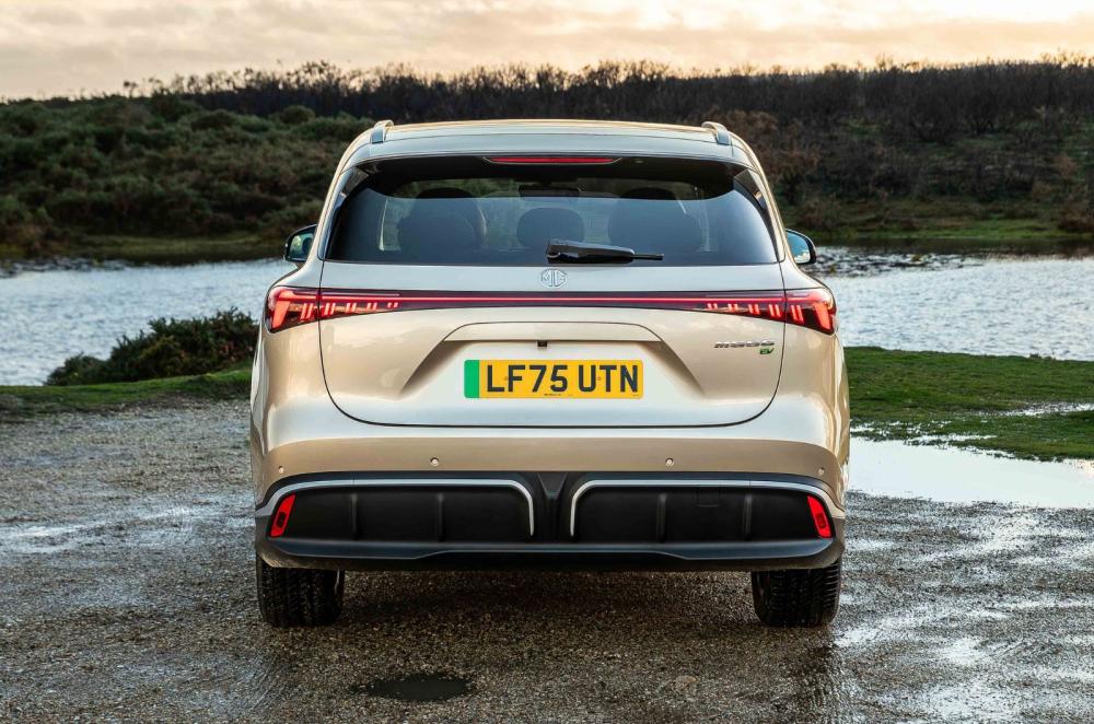 MG S6 exterior static rear