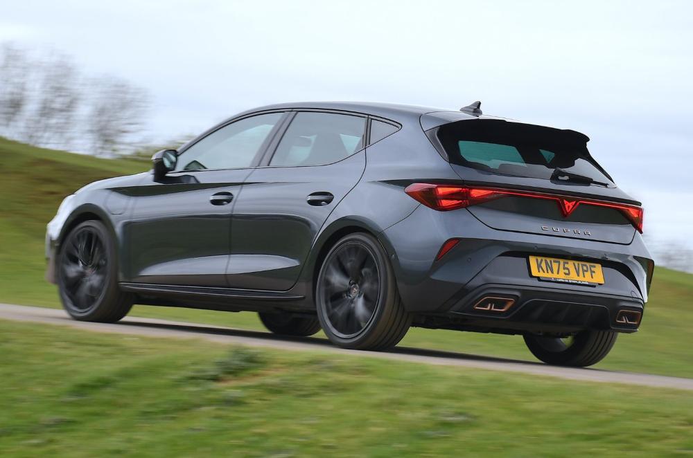 Cupra Leon rear dynamic