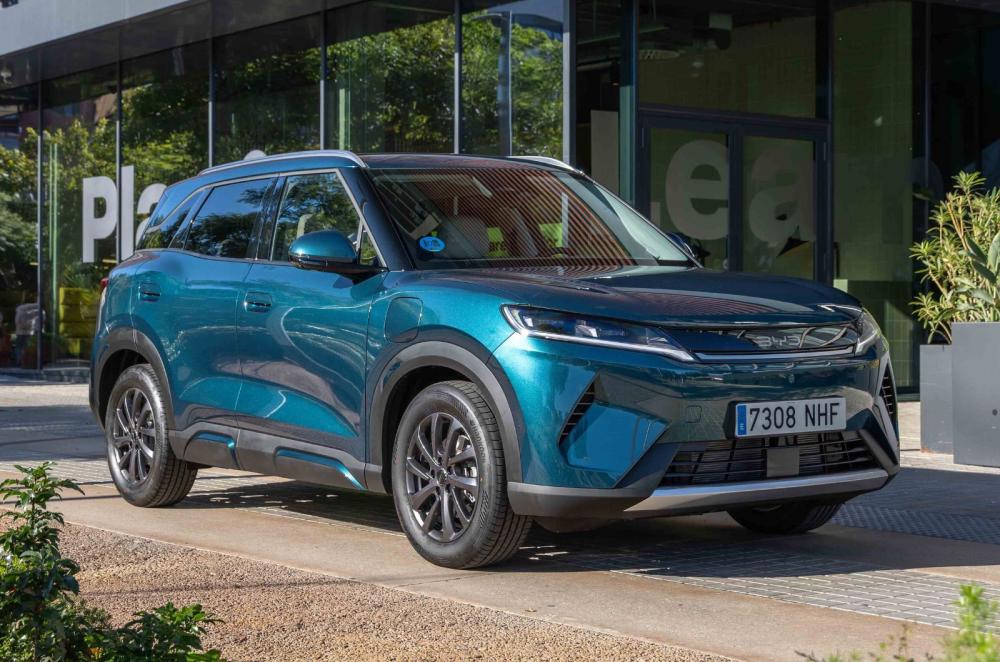 BYD Atto 2 DM-i PHEV exterior front static