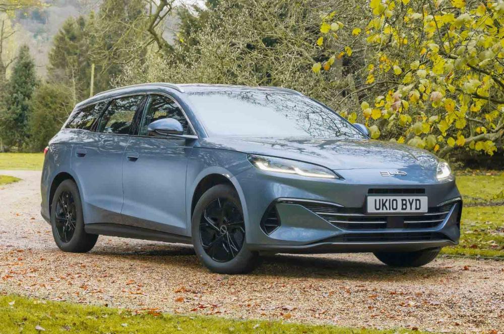 Blue BYD Seal 6 Touring exterior still front