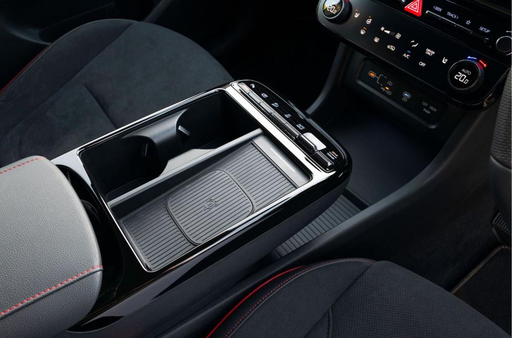 Hyundai Tucson interior details