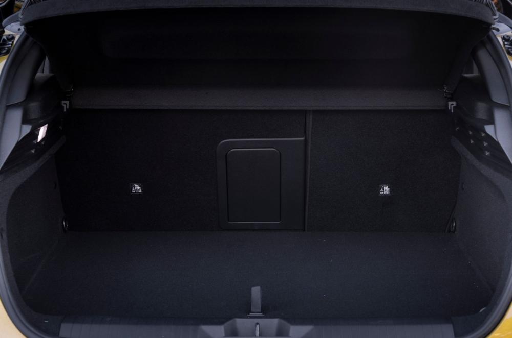 2026 Vauxhall Astra boot