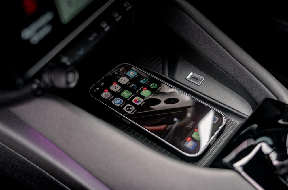 Alfa Romeo Junior Ibrada interior details