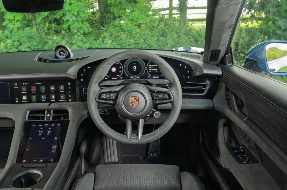 Porsche Taycan Sport Turismo GTS interior