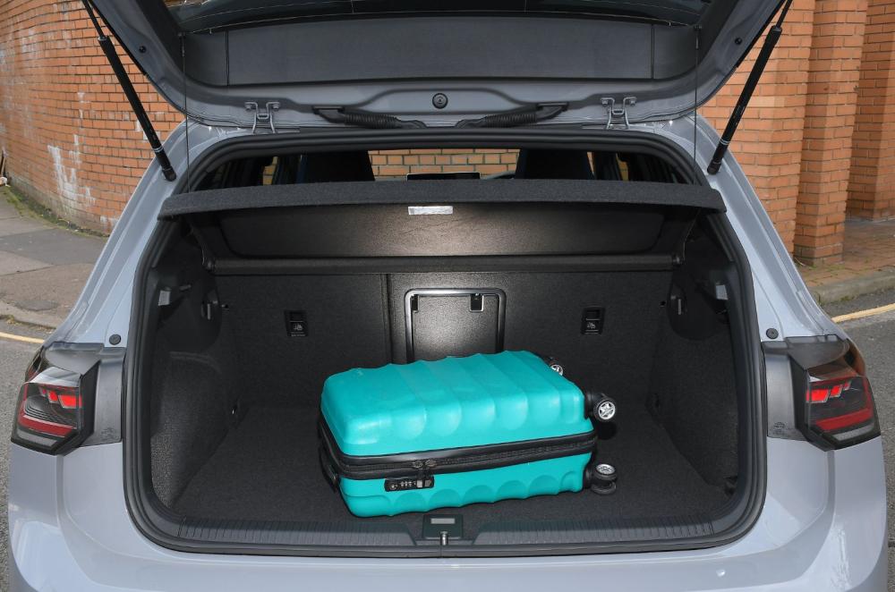 Volkswagen Golf GTE boot