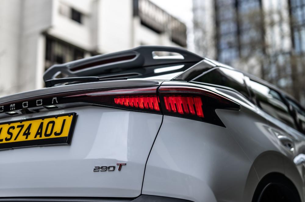 Omoda 5 exterior stills