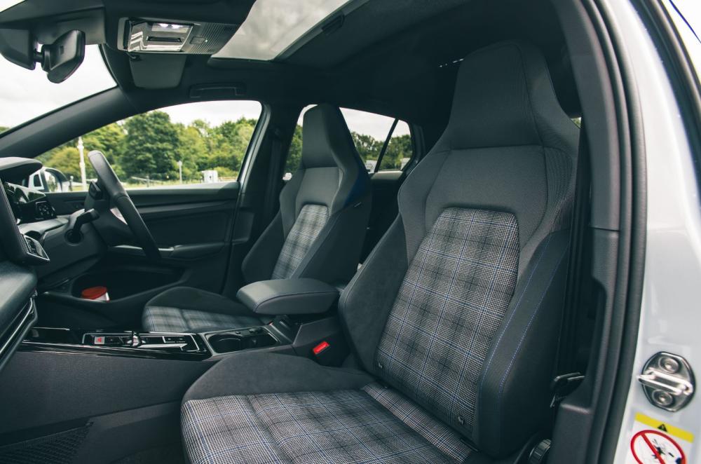 Volkswagen Golf GTE interior