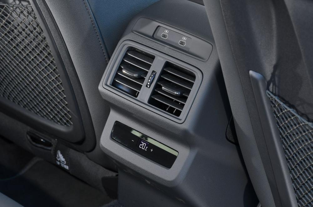 Audi Q5 interior details