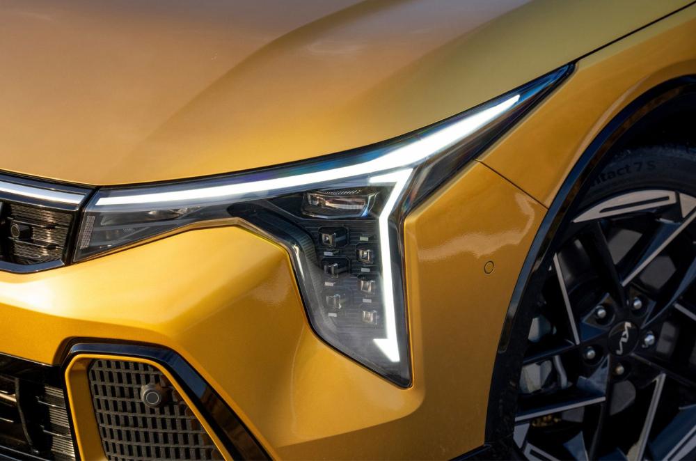 Kia K4 exterior details 