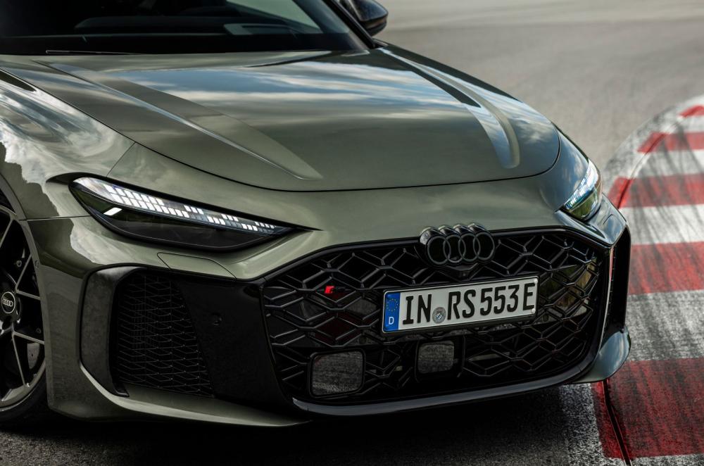 Audi RS5 saloon front still