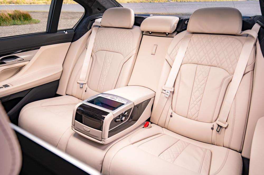 Used BMW 7 Series 2015-2022 rear seat