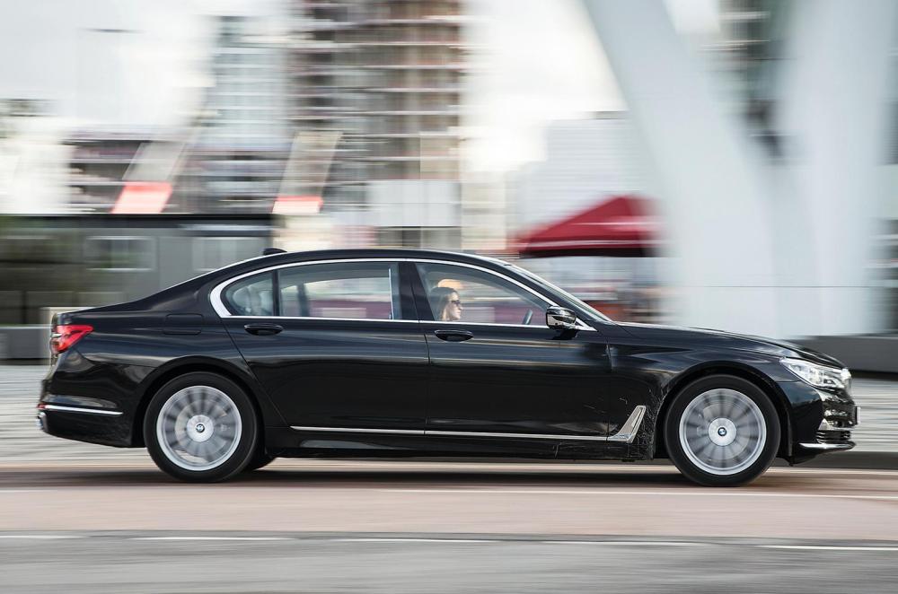 Used BMW 7 Series 2015-2022 side