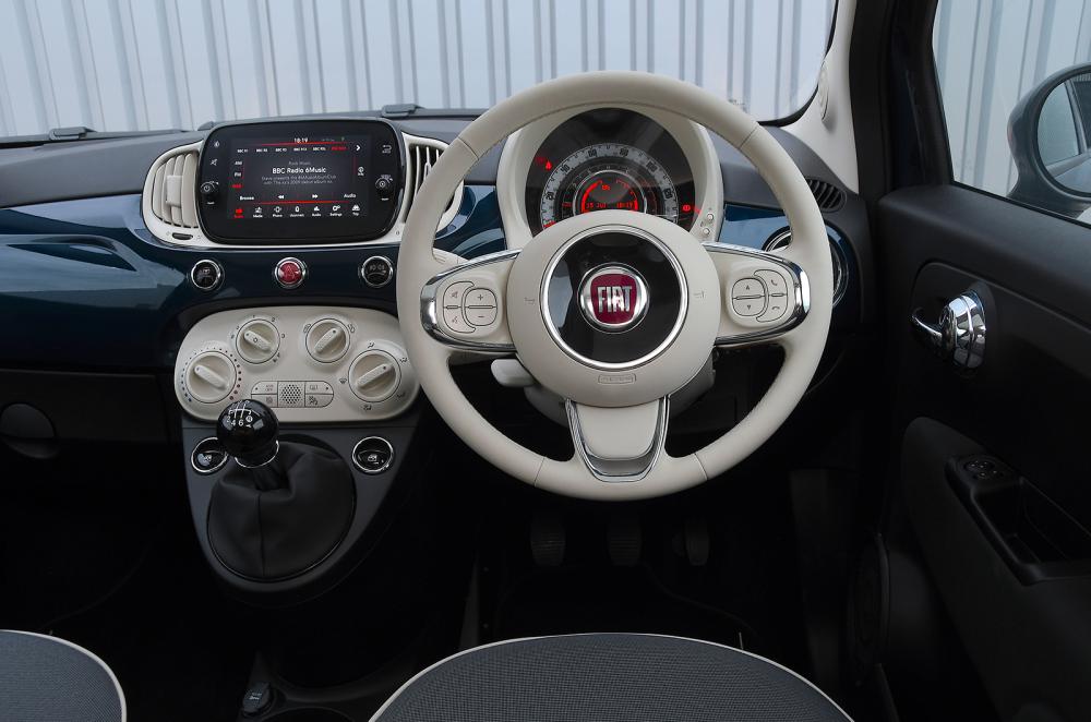 Used Fiat 500 dashboard