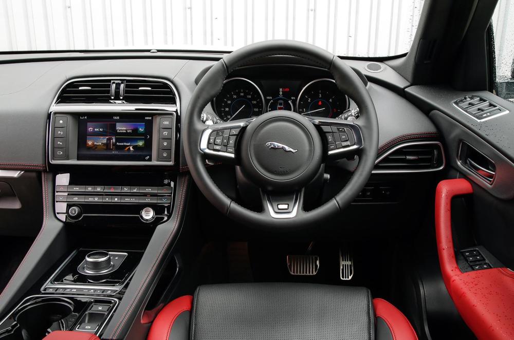 Used Jaguar F-Pace 2016-2024 dash