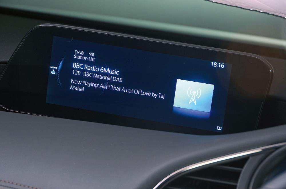 Used Mazda 3 2019-present infotainment