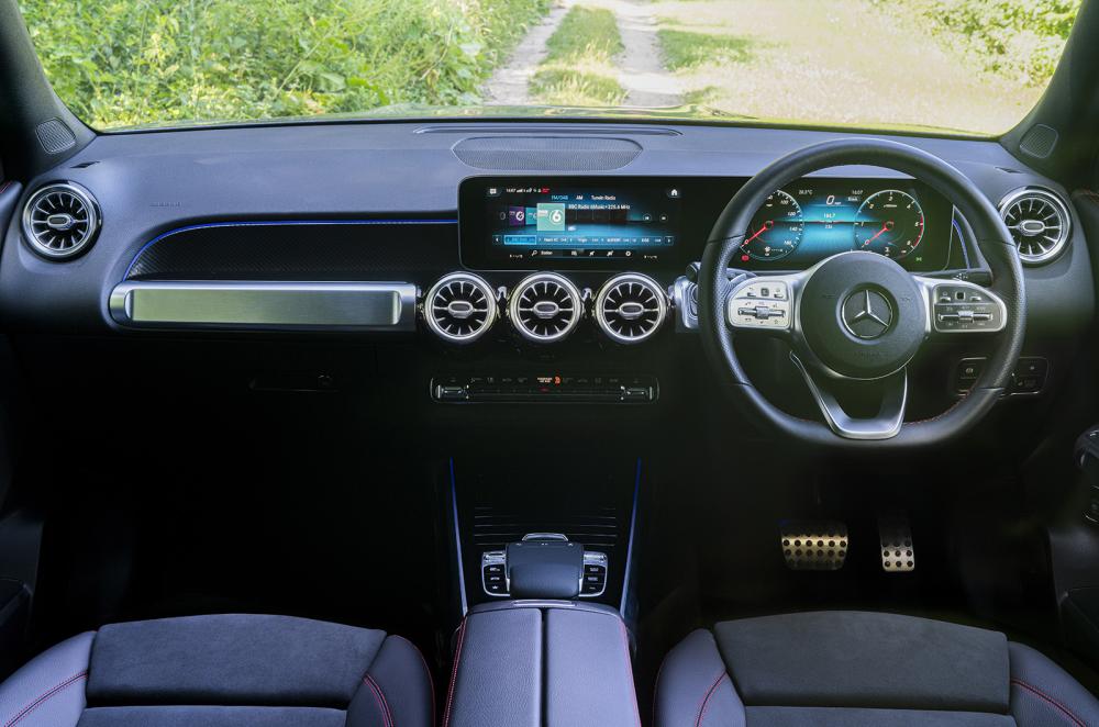 Used Mercedes GLB 2020-present dashboard