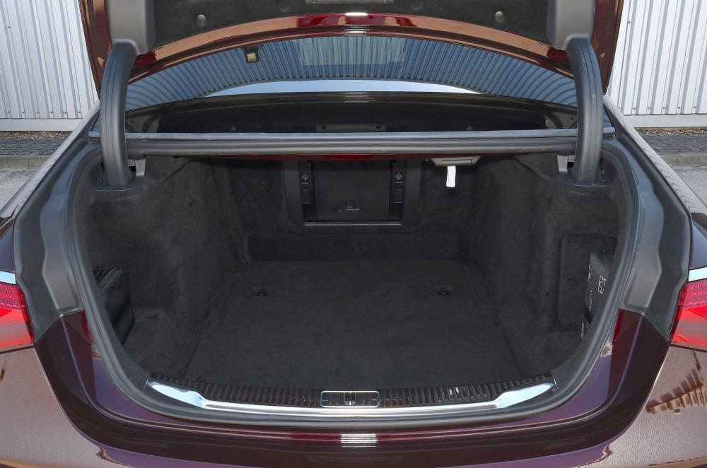 Used Mercedes S-Class 2021-present boot open
