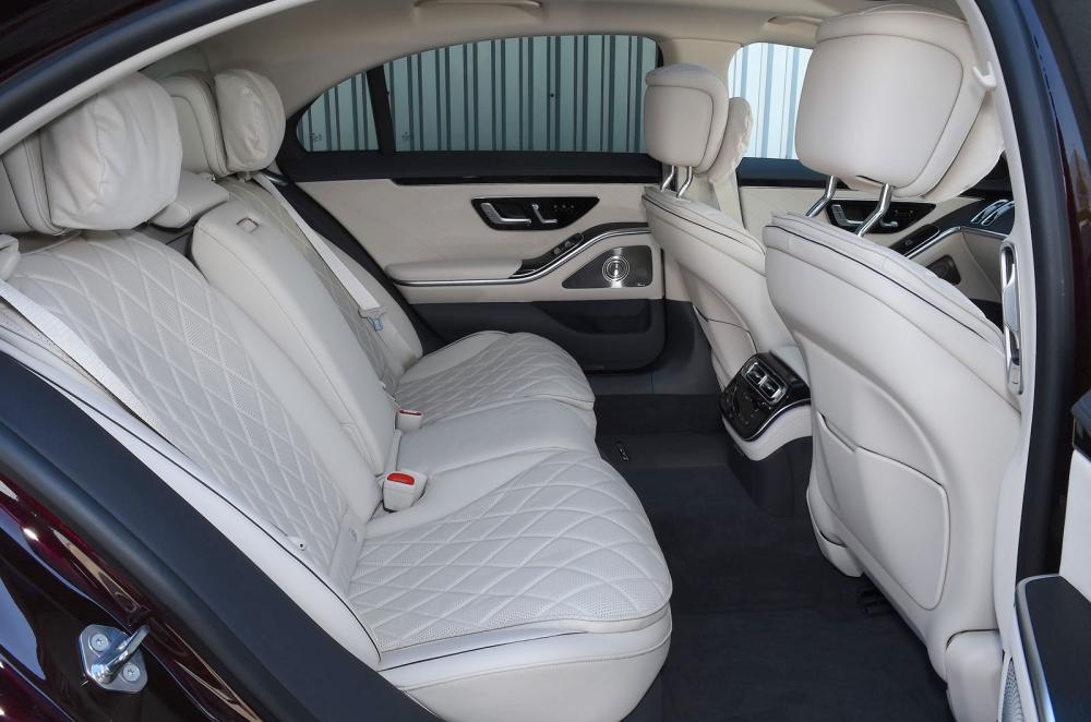 Used Mercedes S-Class 2021-present rear seats