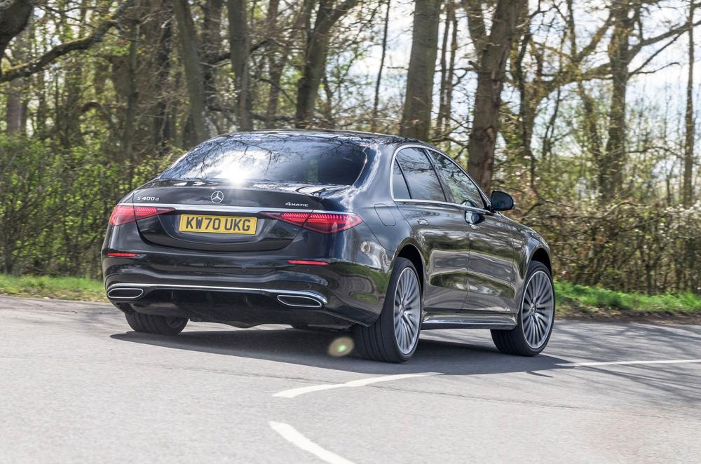 Used Mercedes S-Class 2021-present rear cornering