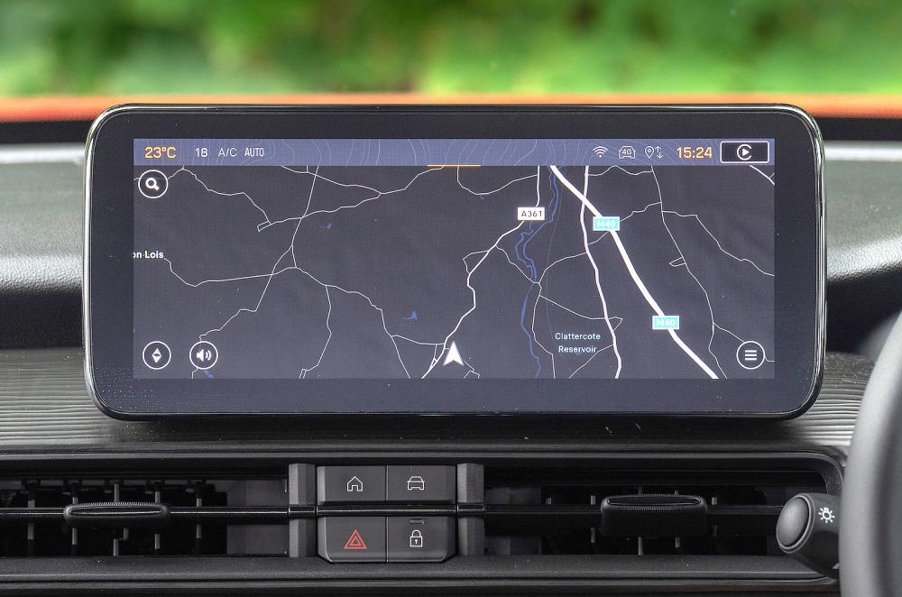 Used Jeep Avenger 2023-present touchscreen infotainment system