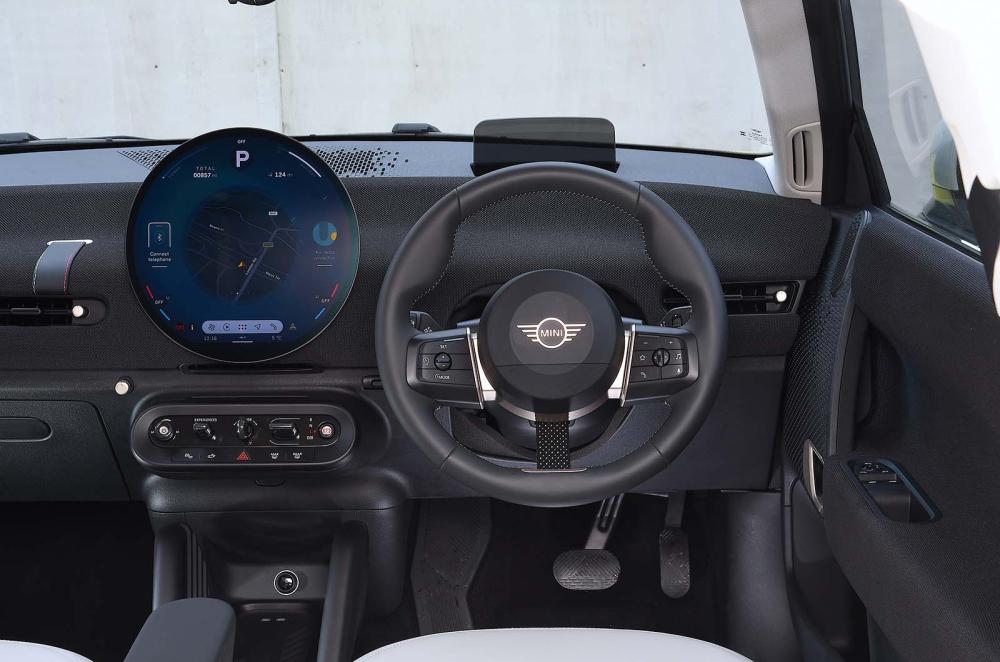 Used Mini Cooper Electric 2024-present interior dashboard