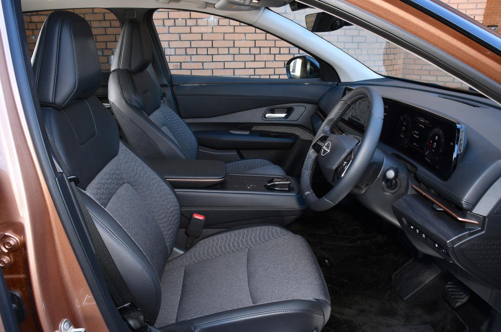 Used Nissan Ariya 2022-present front seats