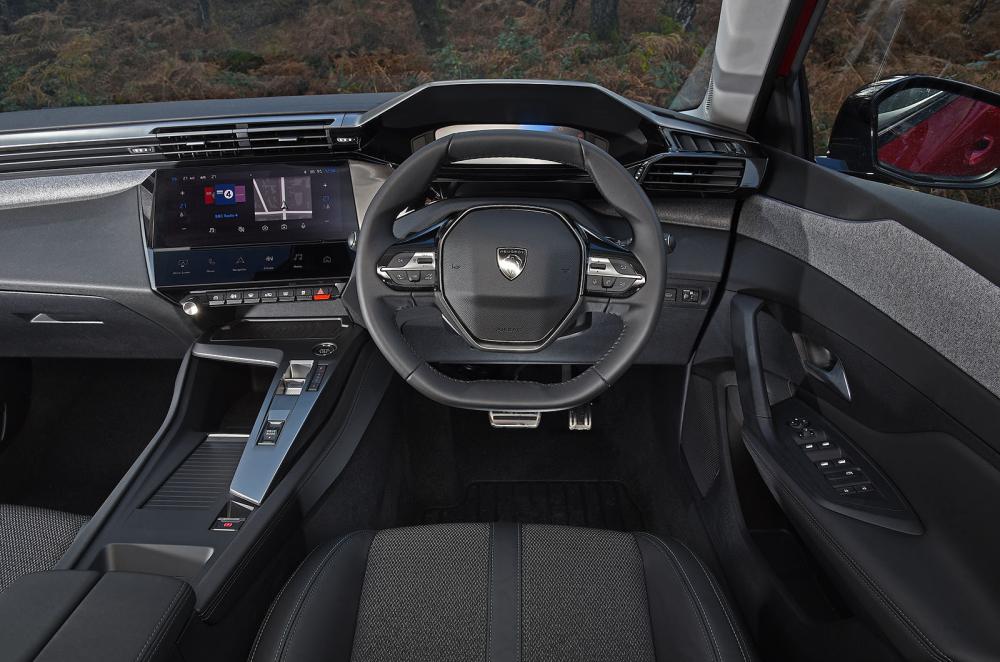 Used Peugeot 308 2022-present interior dashboard