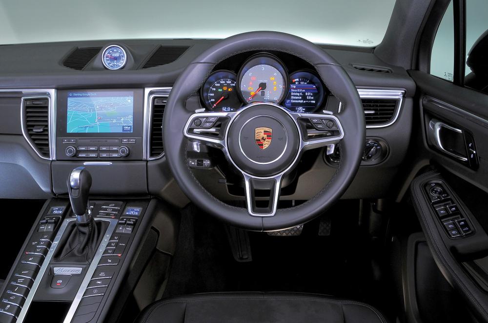 Used Porsche Macan 2014-present interior dashboard