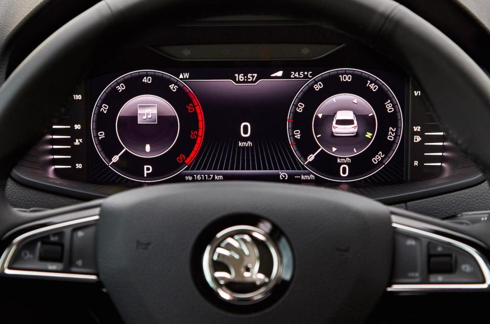 Used Skoda Karoq 2017-present digital driver's display