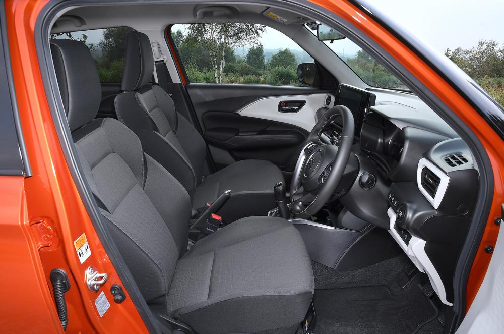 Used Suzuki Swift 2024-present front seats