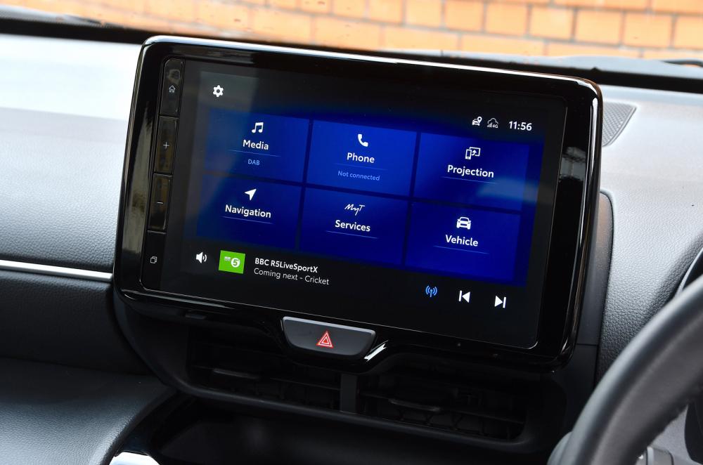 Used Toyota Yaris Cross 2021-present touchscreen infotainment