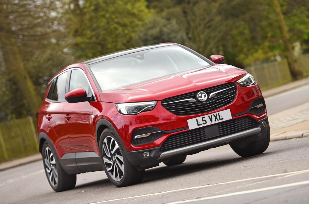 Used Vauxhall Grandland 2018-2024 front cornering red