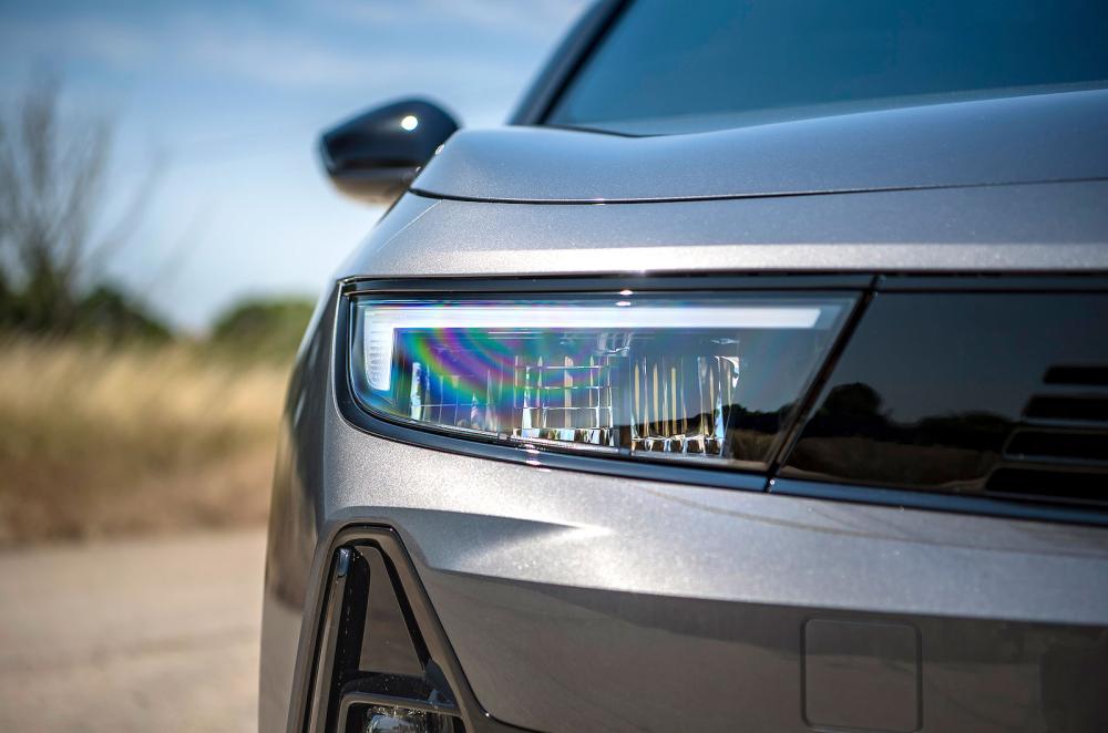Vauxhall Astra headlights detail