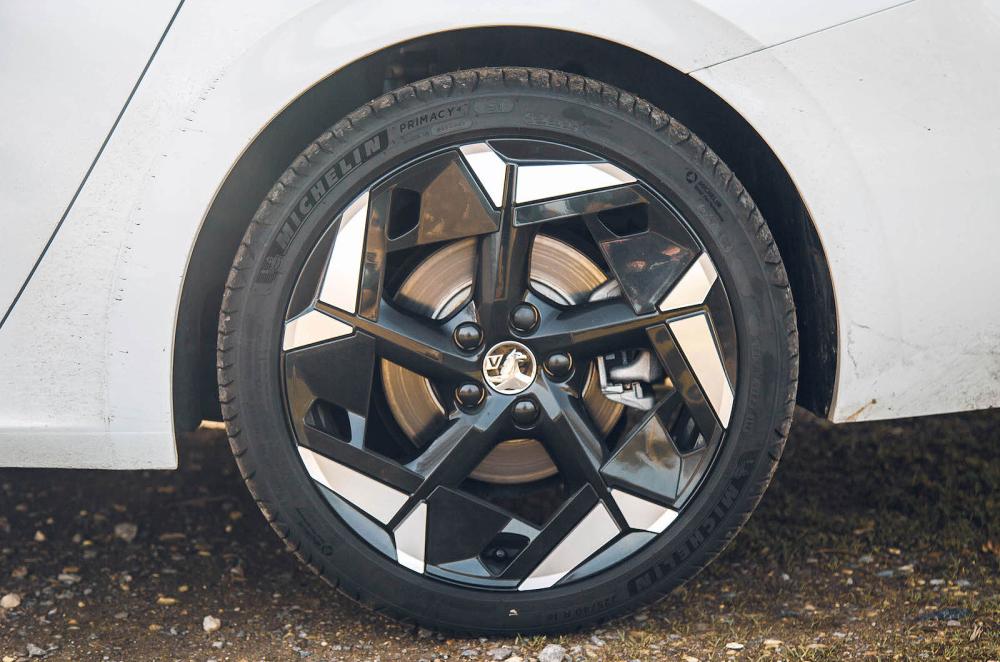 Vauxhall Astra Sports Tourer alloy wheel