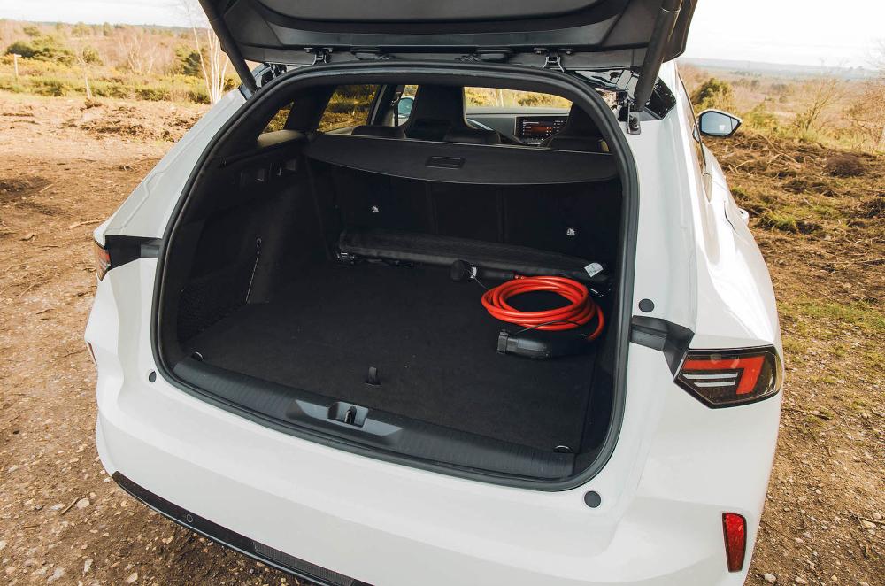Vauxhall Astra Sports Tourer boot open
