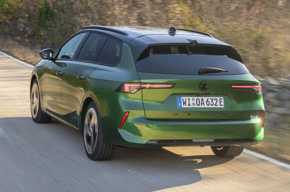 Vauxhall Astra Sports Tourer driving rear left