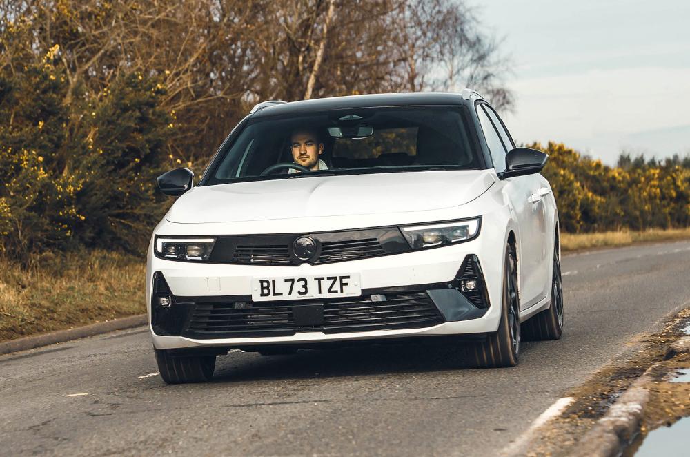 Vauxhall Astra Sports Tourer front driving