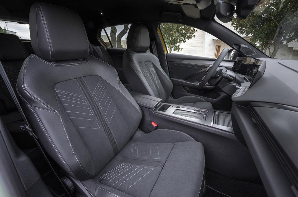 Vauxhall Astra Sports Tourer front seats