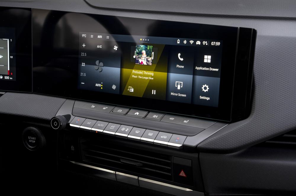 Vauxhall Astra Sports Tourer touchscreen