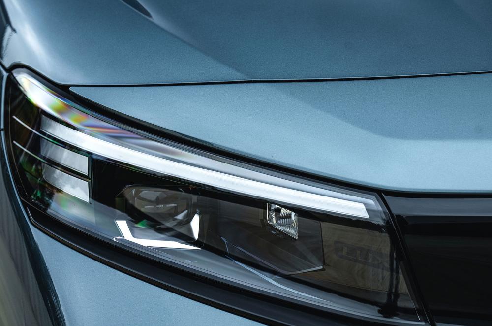 Vauxhall Combo Electric headlights