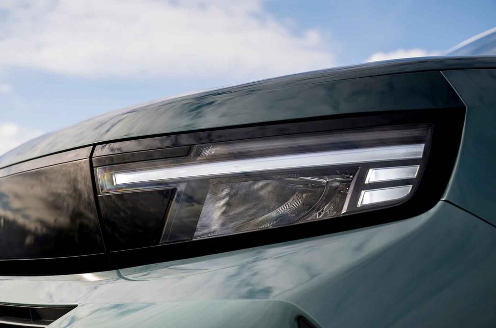 Vauxhall Frontera headlight