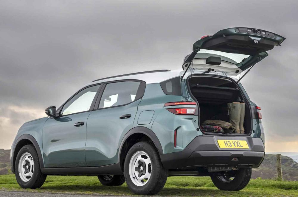 Vauxhall Frontera rear three quarter