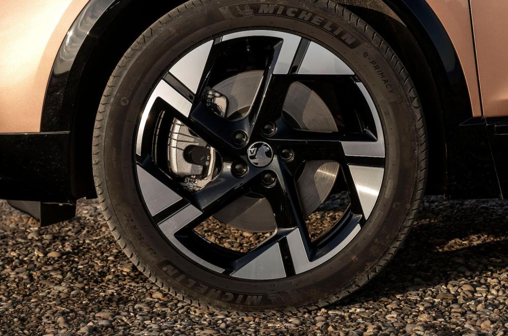 Vauxhall Grandland Electric alloy wheel