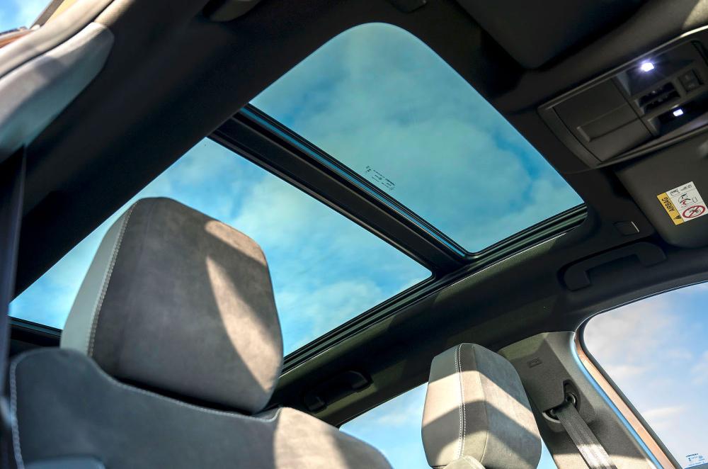 Vauxhall Grandland Electric panoramic roof