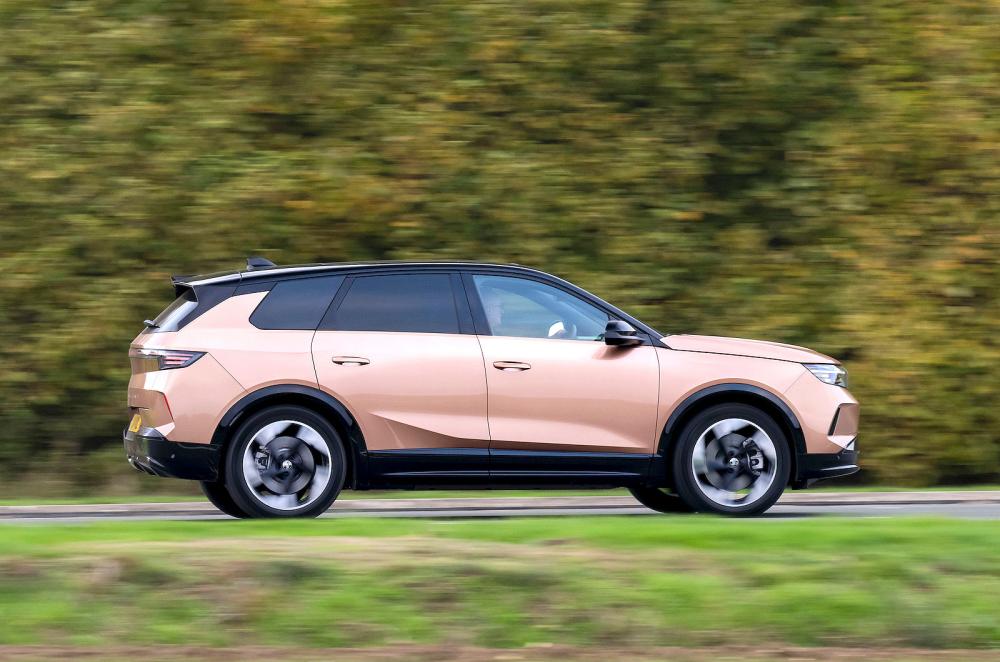 Vauxhall Grandland Electric right driving