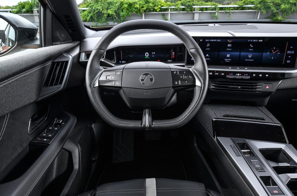Vauxhall Grandland steering wheel