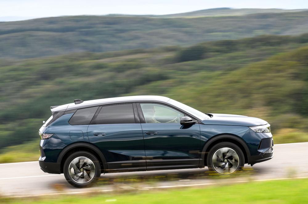 Vauxhall Grandland Hybrid right driving